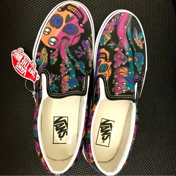 New Vans Classic Slip On Trippy Mushroom Skull Shoes women 9 & 10 - Picture 2 of 4
